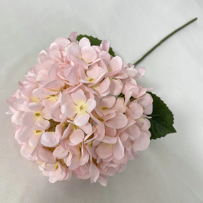 bouquet d'hortensias artificiels en soie pour décoration et événements - vue 13 sur 19