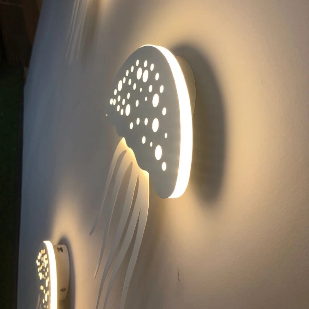 Weiße LED-Wandleuchte in Quallenform - vue 5 sur 7