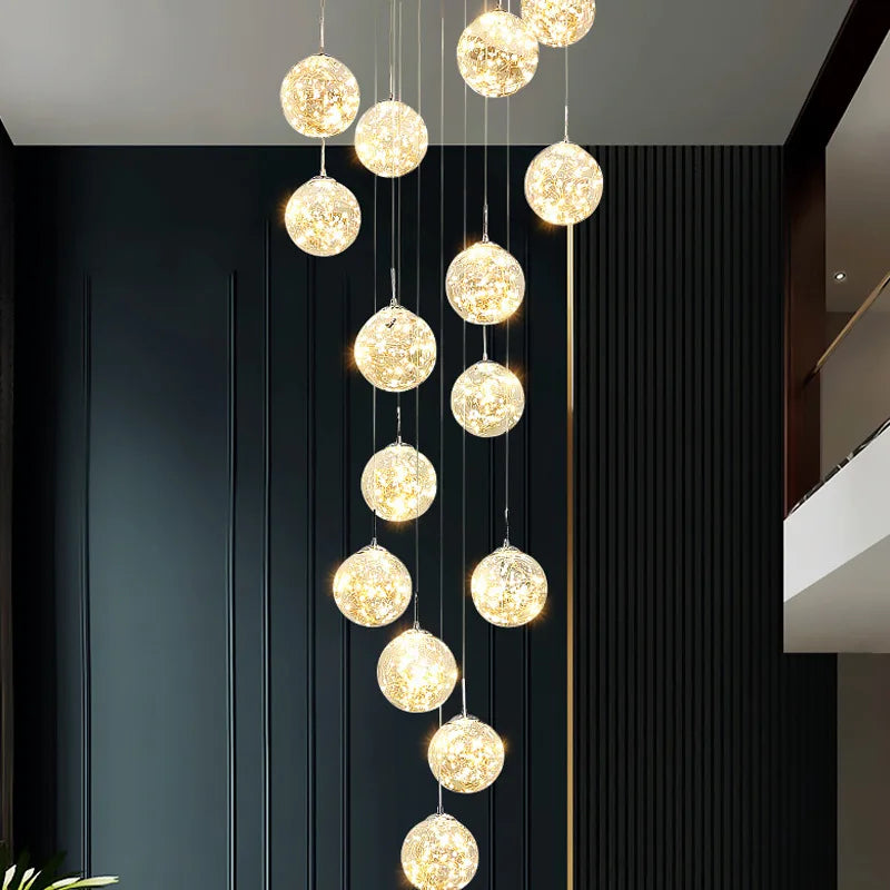 Moderner Kronleuchter in Spiralform mit LED-Beleuchtung und Kristallkugel - vue 3 sur 16