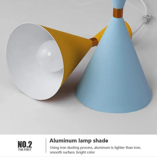 Nordische Pendelleuchte mit drei Köpfen aus Aluminium - vue 7 sur 28