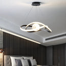 Moderne LED-Pendelleuchte im schwarzen Art-Design für den Innenbereich