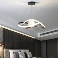 Moderne LED-Pendelleuchte im schwarzen Art-Design für den Innenbereich