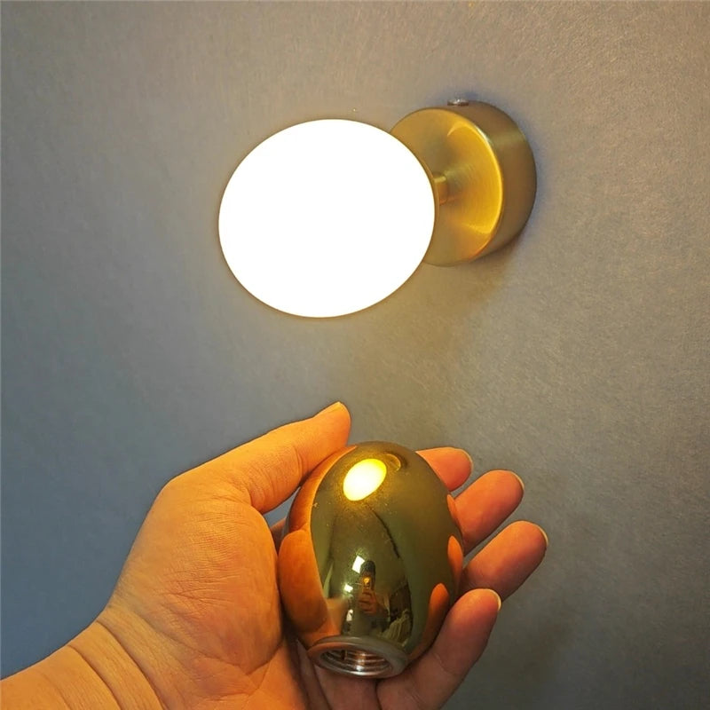 Moderne Wandleuchte in Ei-Form – Kreatives und minimalistisches Design - vue 5 sur 8