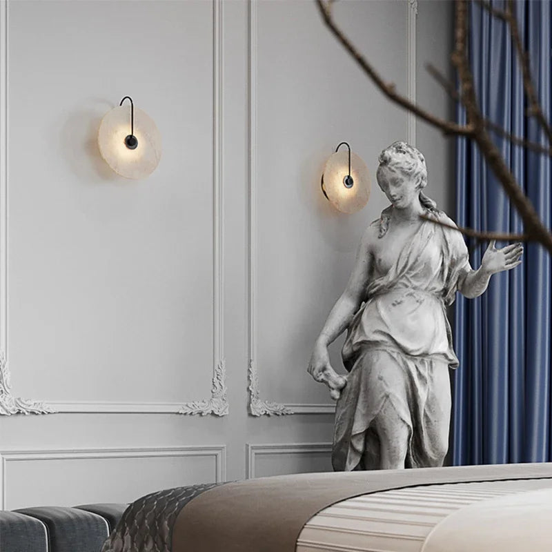 LED-Wandleuchte goldfarben aus Metall und natürlichem Marmor für moderne Beleuchtung - vue 5 sur 19
