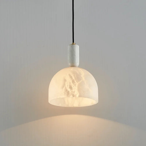 suspension en albâtre avec base en cuivre pour intérieur élégant