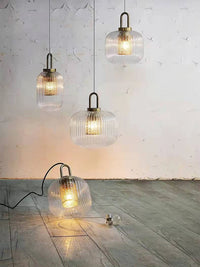 Moderne Pendelleuchte aus Glas für Café