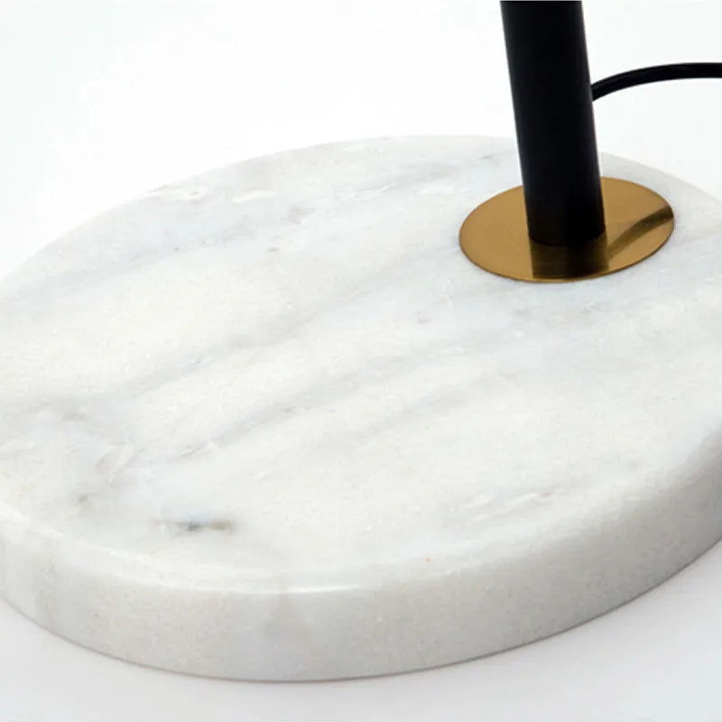 Elegante Stehleuchte in Gold und Schwarz aus Metall und Glas - vue 6 sur 9