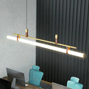 Moderne LED-Pendelleuchte Sandyha im Tubusdesign mit langer Lichtleiste