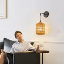 Wandleuchte aus Rattan für rustikale Innendekoration