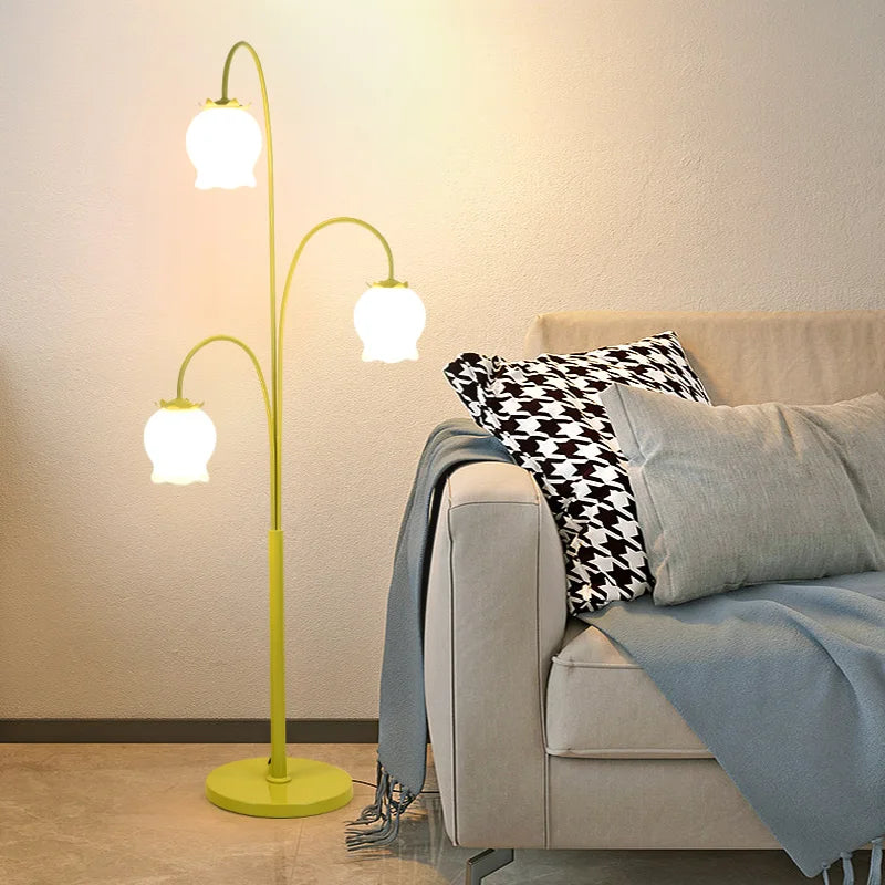 lampe de chevet style américain avec motifs floraux pour cadeau anniversaire - vue 4 sur 8