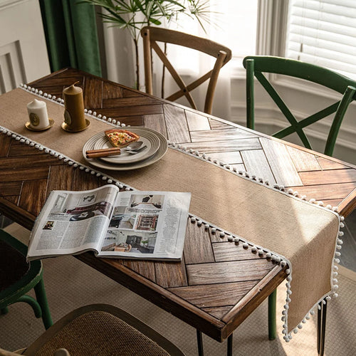 Chemin de table style champetre beige avec pompons - vue 5 sur 7