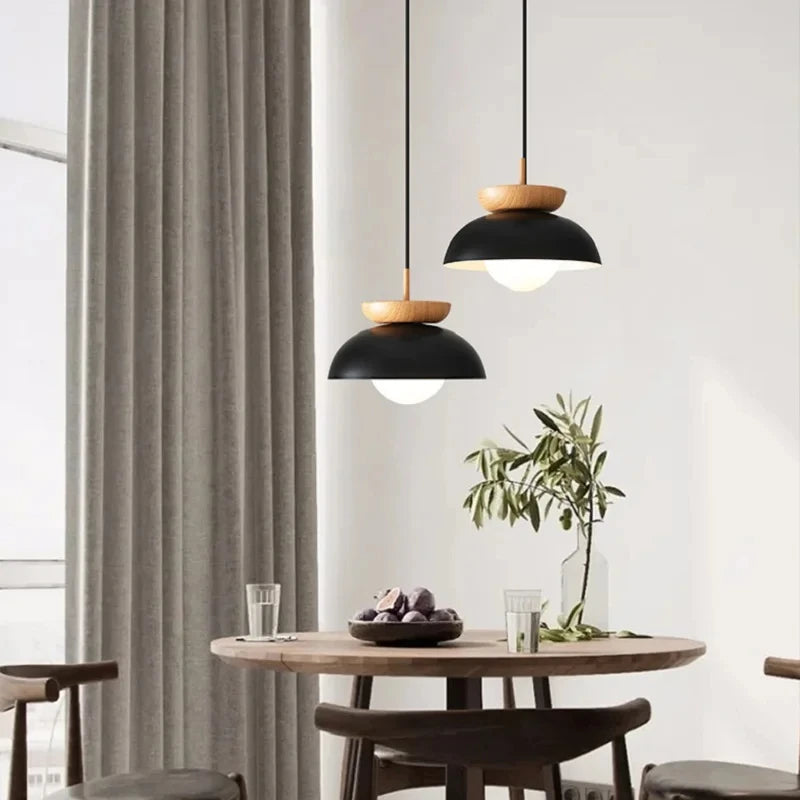 Suspension moderne à leds en bois avec abat-jour métal minimaliste