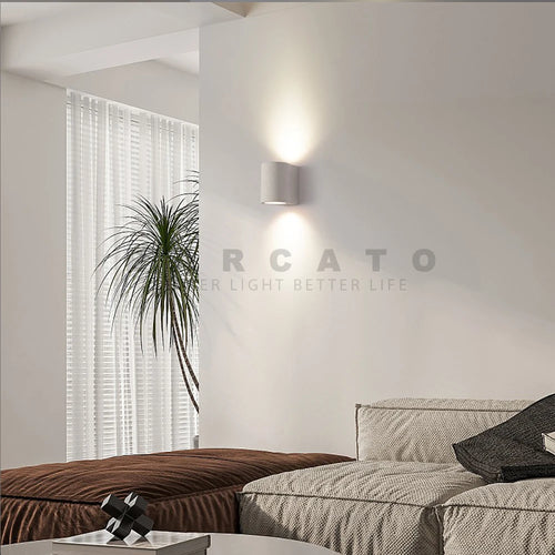 Kreative Wandleuchte aus Zement in Terrazzo-Optik - vue 4 sur 9