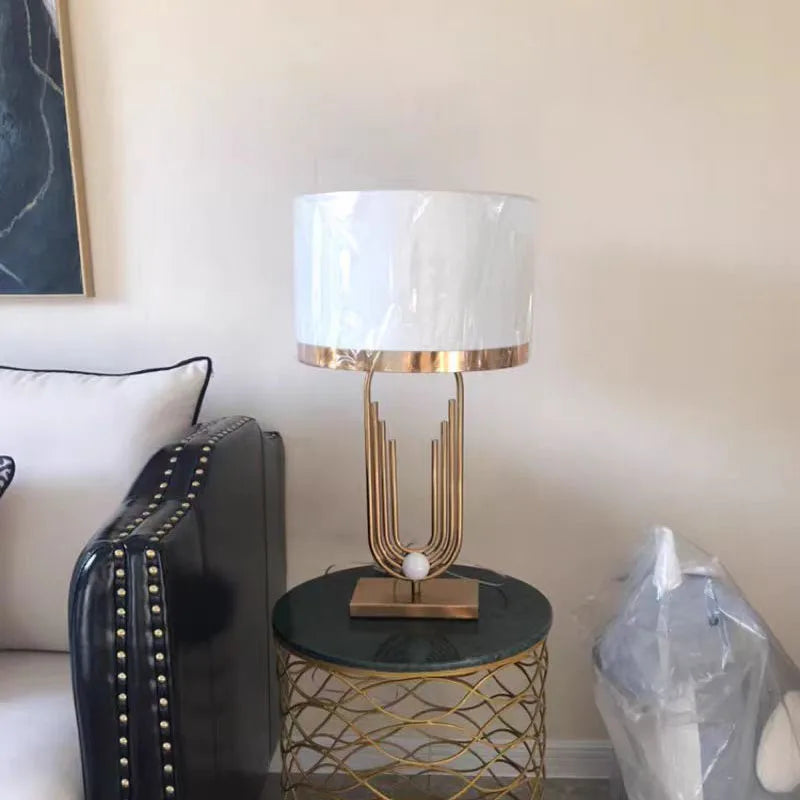 lampe à poser postmoderne en titane brossé pour décoration intérieure - vue 3 sur 7