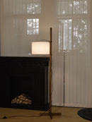 Japanische Wabi-Sabi-Stehleuchte aus Massivholz mit modernem, verstellbarem Licht