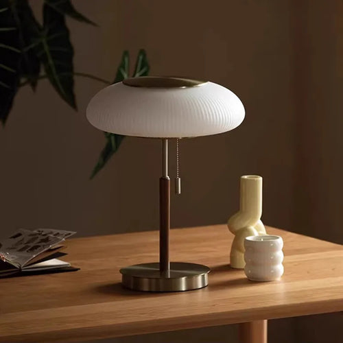 Nordic Vintage Table Lamp White Glass Desk Light for Bedroom - vue 5 sur 7