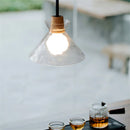 Moderne Pendelleuchte aus Glas für elegante Wohnraumgestaltung