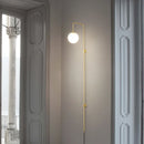 applique murale minimaliste en laiton avec verre pour restaurant et hôtel