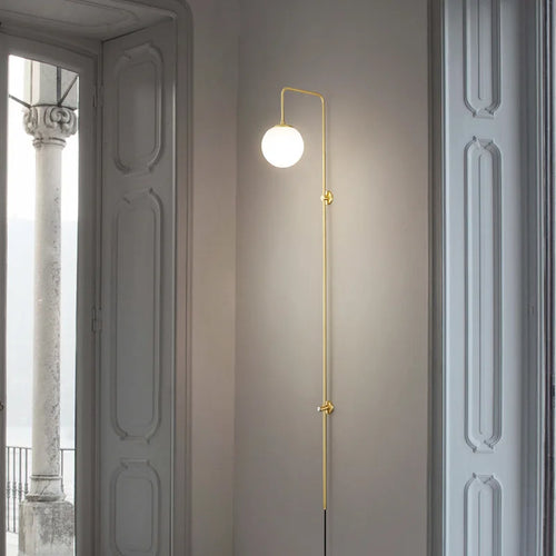 applique murale minimaliste en laiton avec verre pour restaurant et hôtel