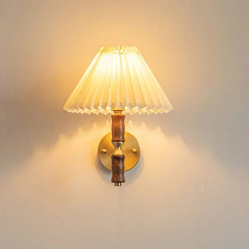 applique murale nordique led avec abat-jour en tissu et bois - vue 5 sur 7