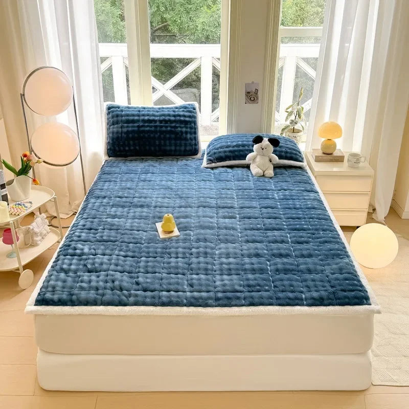 surmatelas chaud en velours pour lit double antidérapant et pliable - vue 4 sur 12
