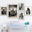 décoration humoristique avec animaux assis sur toilettes