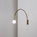 Gebogene LED-Wandleuchte aus goldfarbenem Metall G9