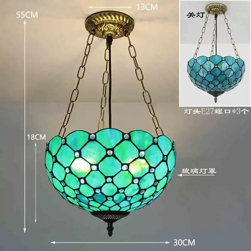 Kronleuchter aus buntem Glas im Tiffany-Stil für stilvolle Wohnräume
