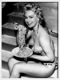 affiche artistique femmes buvant du vin et spaghetti décor mural