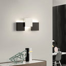 Moderne minimalistische Wandleuchte in luxuriöser Langstreifen-Optik