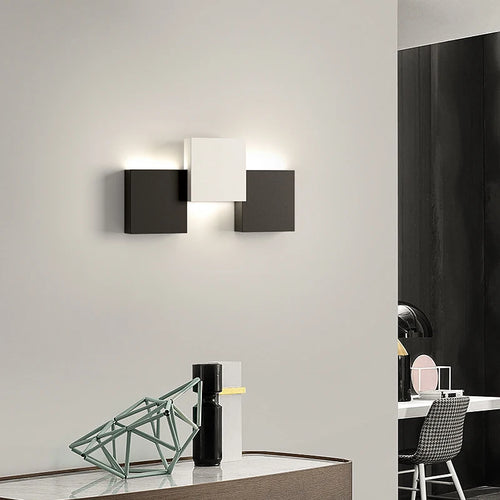 Moderne minimalistische Wandleuchte in luxuriöser Langstreifen-Optik - vue 3 sur 9