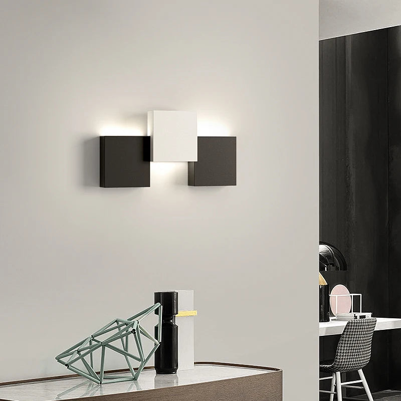 Moderne minimalistische Wandleuchte in luxuriöser Langstreifen-Optik - vue 3 sur 9