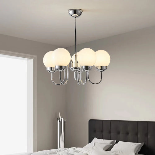 suspension minimaliste en verre et fer pour intérieur médiéval