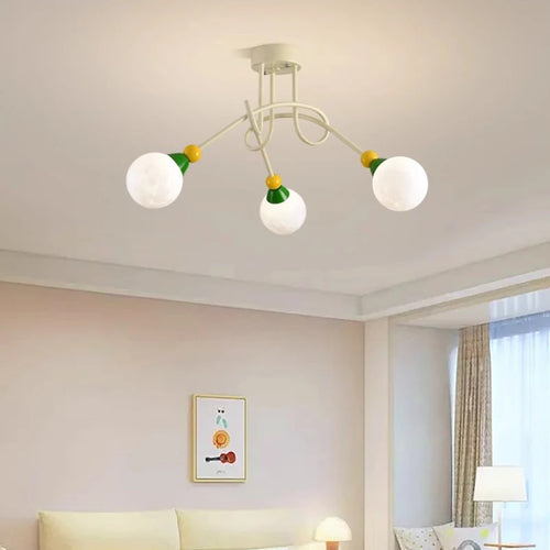 Kronleuchter im nordischen Design für moderne und farbenfrohe Kinderzimmer - vue 5 sur 10