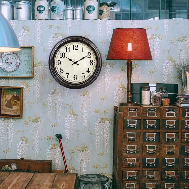 horloge murale vintage silencieuse avec chiffres romains et arabes