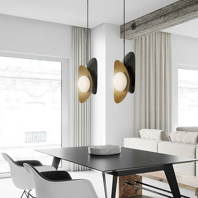Pendelleuchte aus Metall mit moderner Glaskugel – kleines Modell - vue 3 sur 8