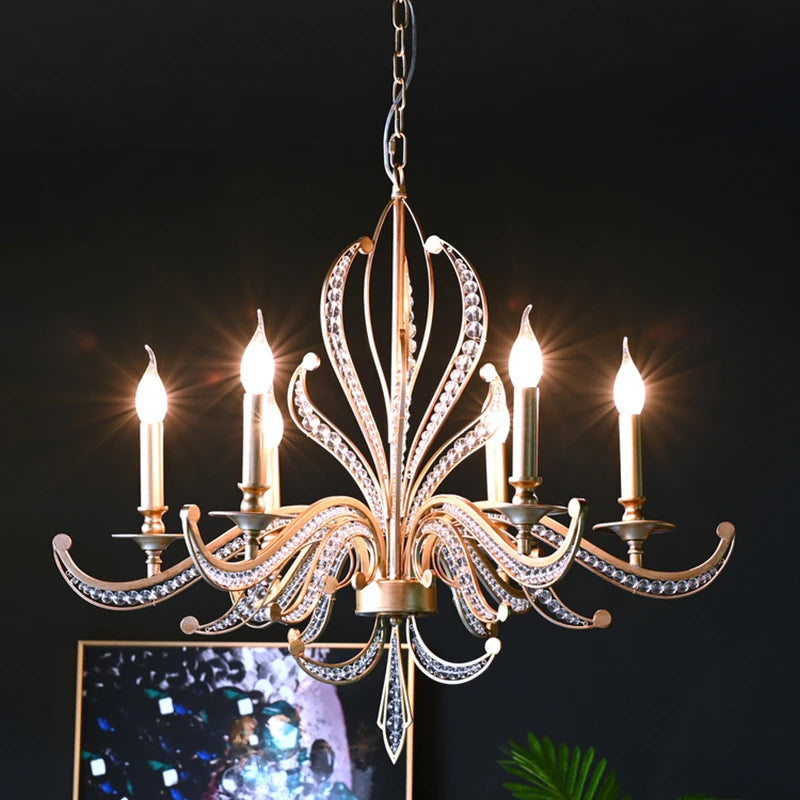 lustre en métal doré antique avec décoration en cristal - vue 3 sur 8