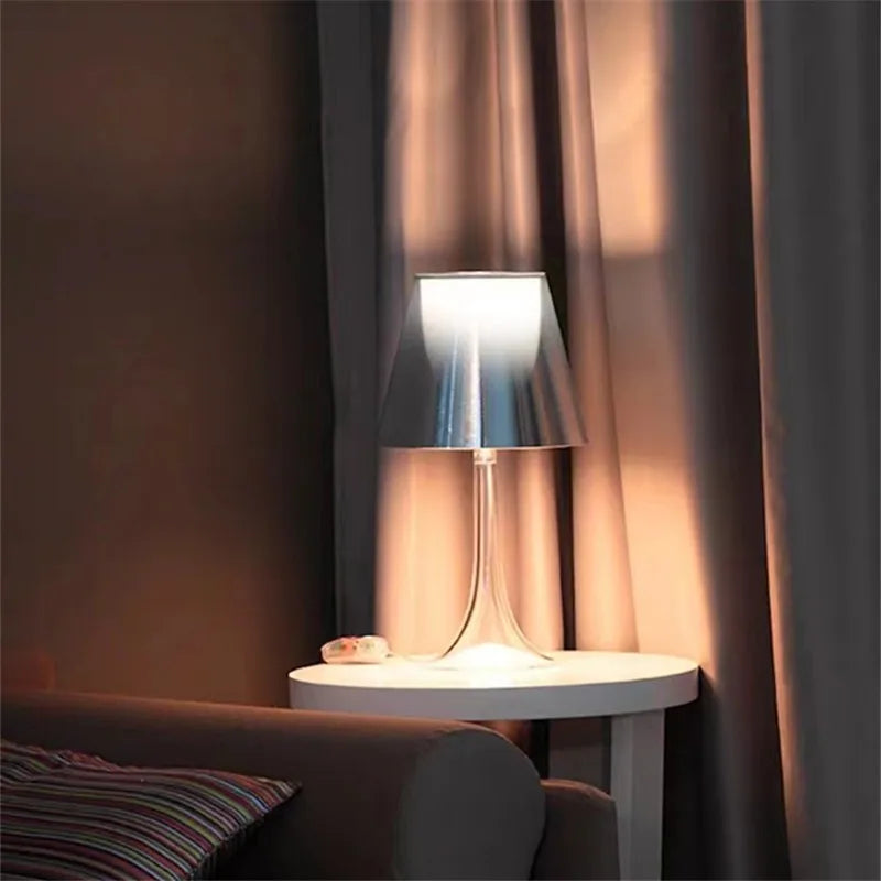 Ktribe – lampadaire avec étagère