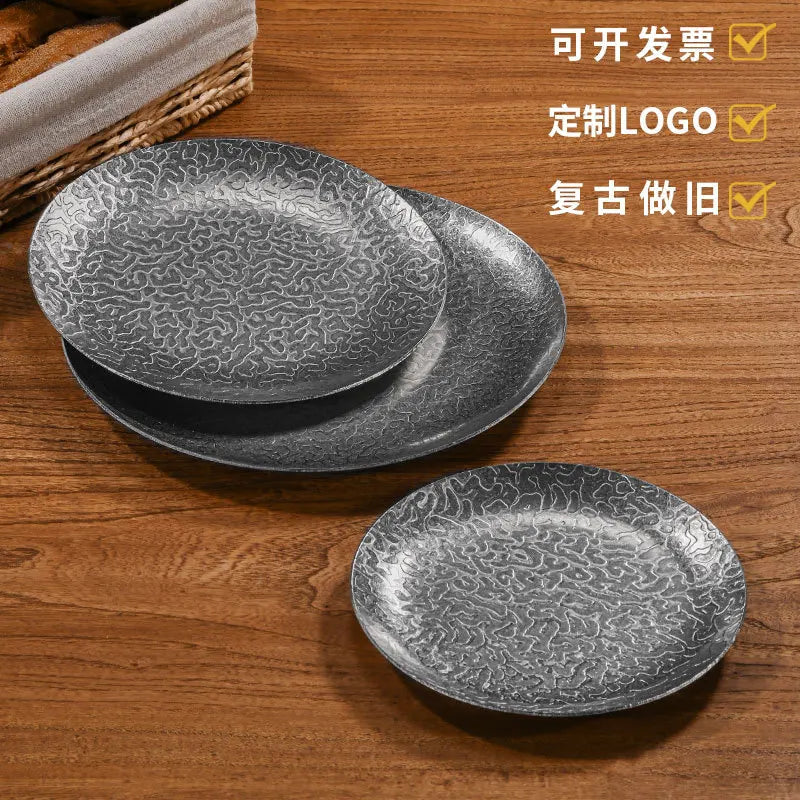 Assiettes rondes acier inoxydable martelé style rétro service