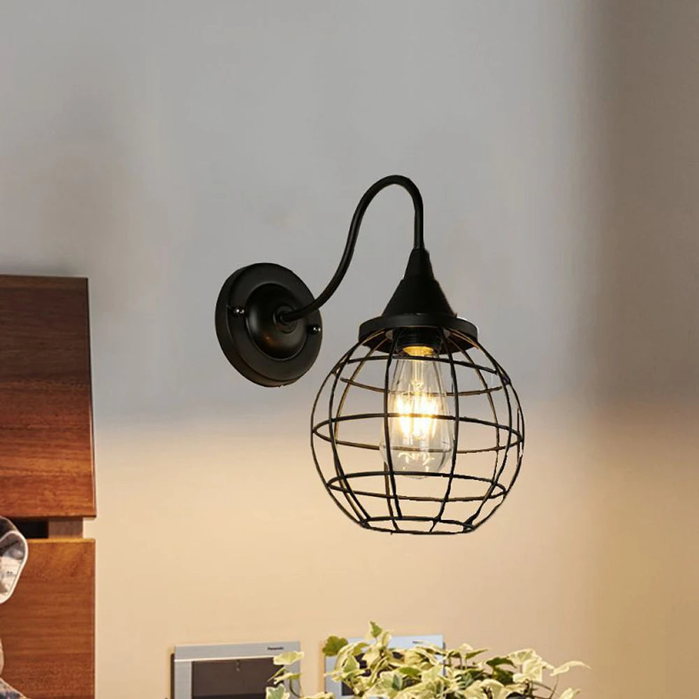Industrielle Vintage-Wandleuchte aus Eisen für stilvolle Innendekoration