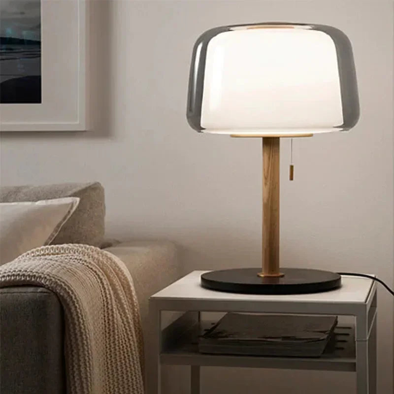 lampe de chevet design moderne en verre pour décoration élégante