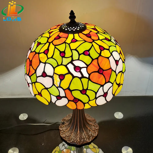 Tischlampe im Tiffany-Stil mit dekorativer Blumenverzierung aus farbigem Glas - vue 3 sur 6