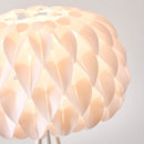 Moderne und elegante Nachttischlampe für eine warme Atmosphäre