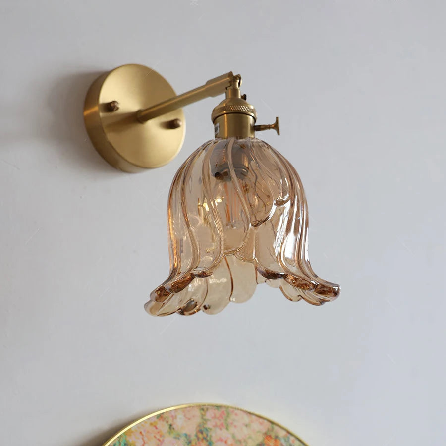 applique murale moderne en verre et laiton réglable pour intérieur élégant - vue 6 sur 12