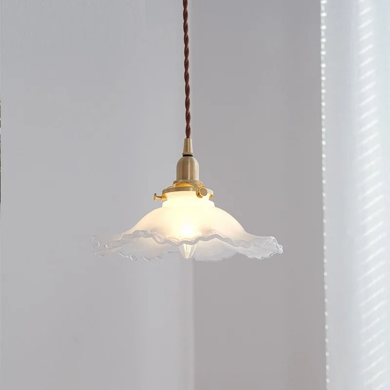 suspension vintage nordique en verre et laiton décorative