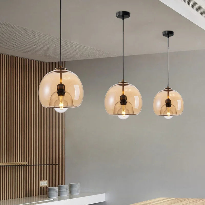Suspension design boule nordique en verre fumé - vue 4 sur 8