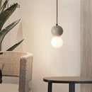 Pendelleuchte aus Höhlenstein im Retro-Nordic-Design für Restaurants