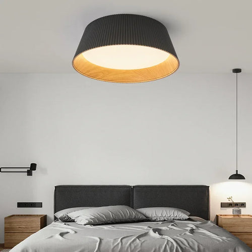 LED-Pendelleuchte mit Holzmaserung für die Decke