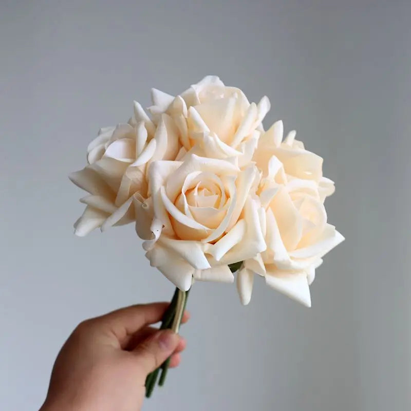 bouquet de roses artificielles à bords bouclés pour mariage et décoration - vue 13 sur 14