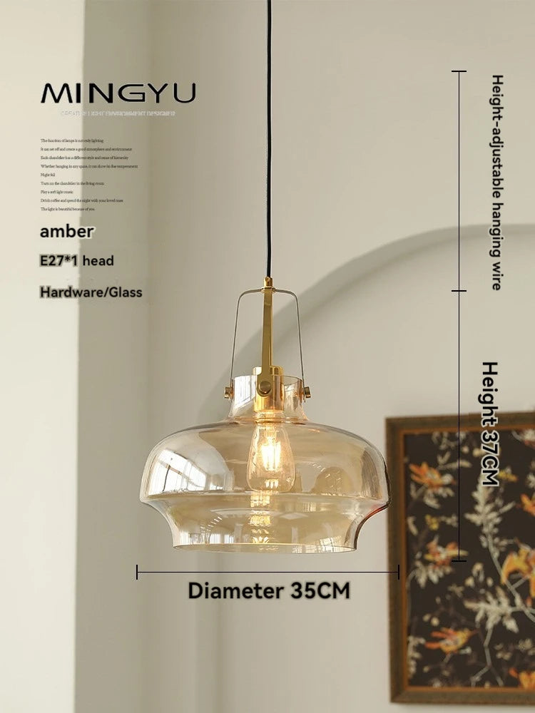 Nordische Pendelleuchte aus Glas mit moderner LED-Beleuchtung